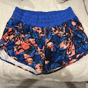 Lululemon Tracker Short in Paint Storm
Harbor Blue Multi Athletic Shorts